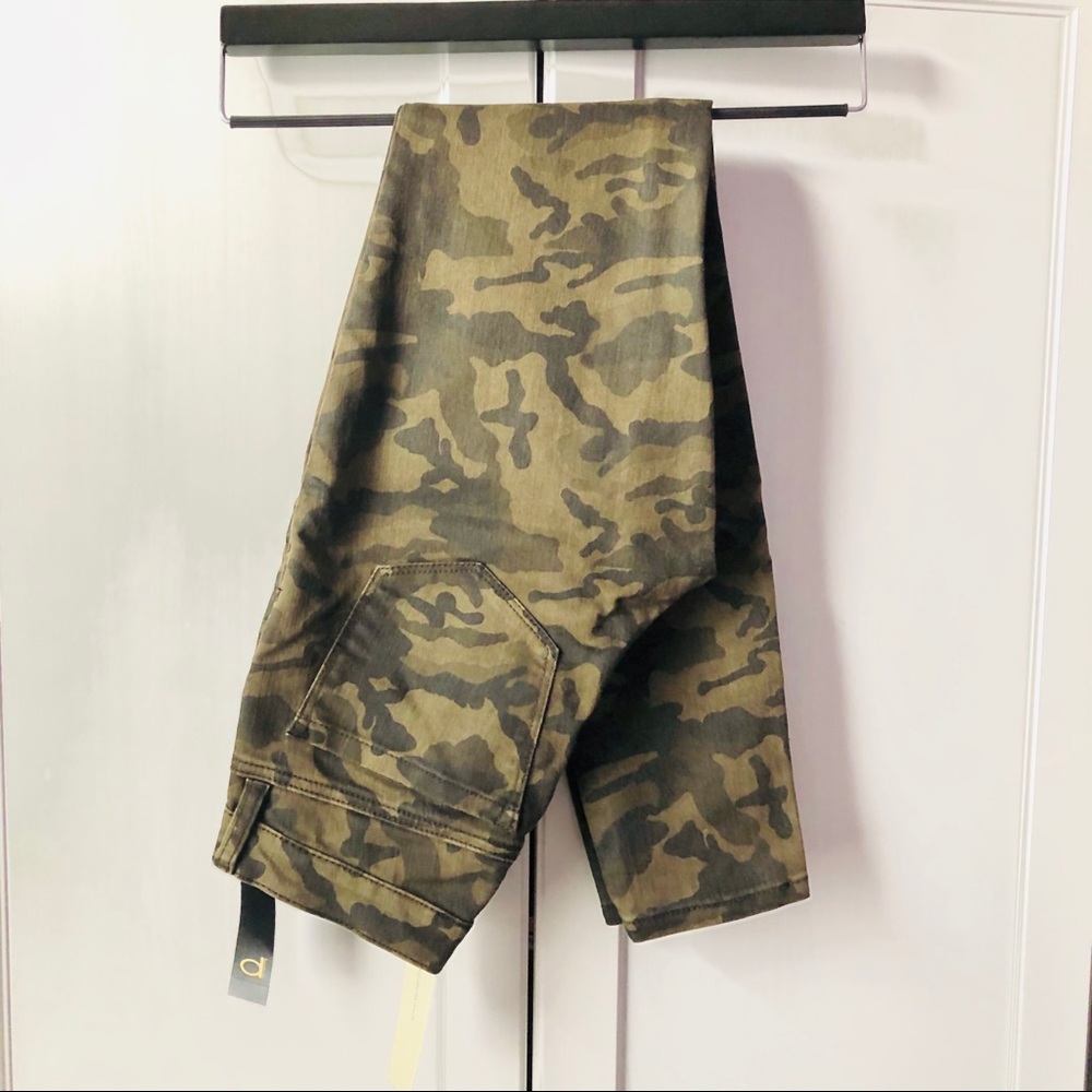 NWT Dynamite Camouflage Jeggings Skinny Jeans